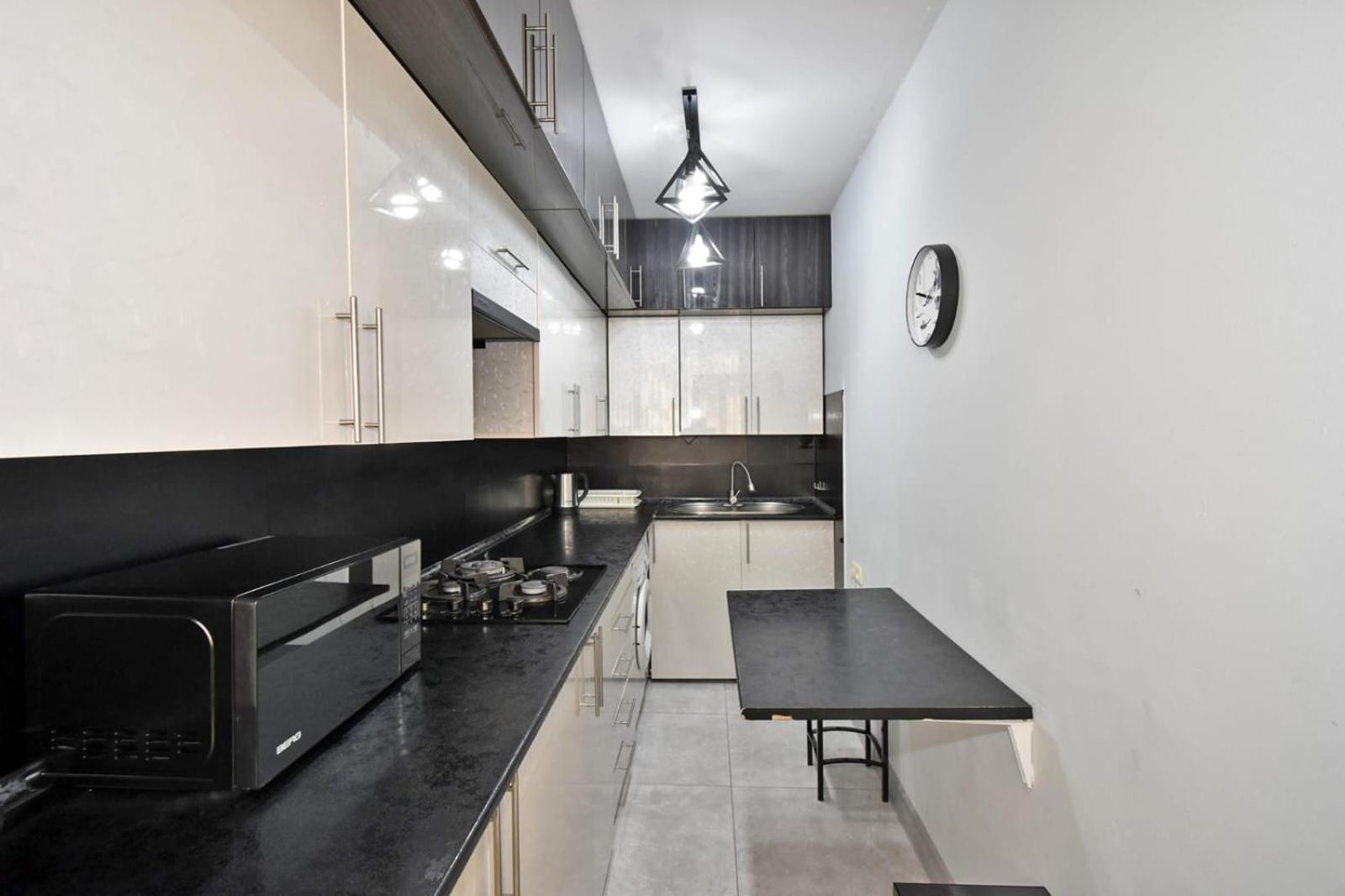 Luxury Spacious Apartment On Saryan Street.Centre เยเรวาน ภายนอก รูปภาพ